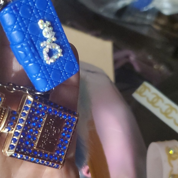 FASHION MINITURES FOR A  Keychain - Picture 5 of 5